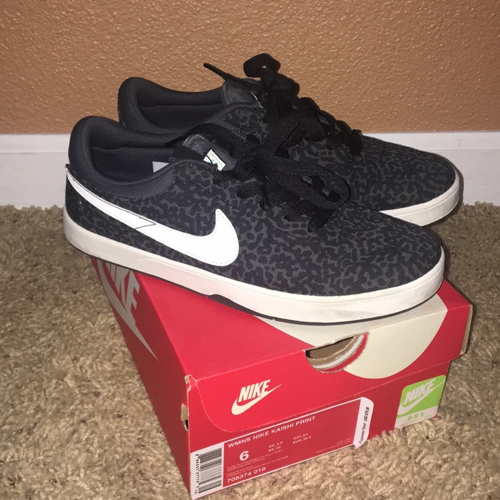Women’s Nike kaishi print